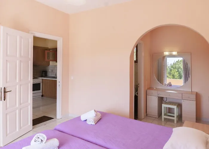 Dora Pagoi 3